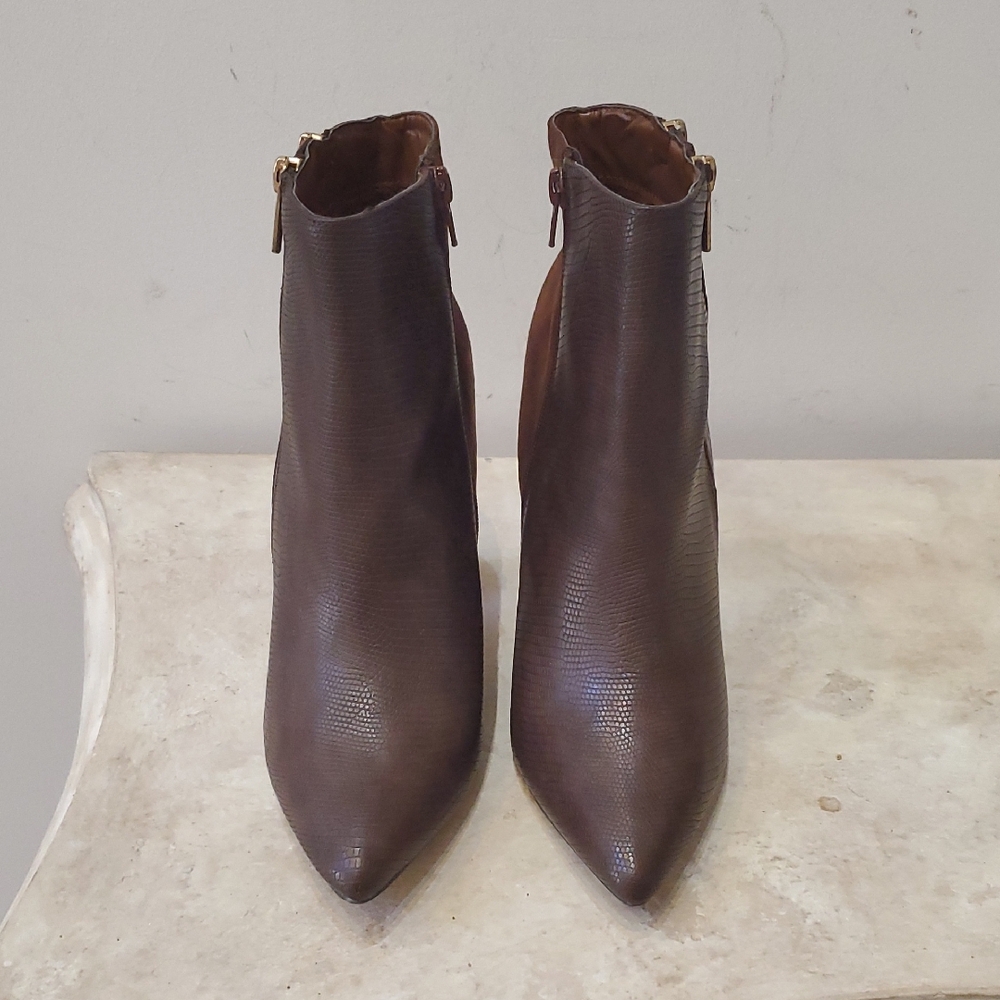 Shoe Dazzle Dark Brown Ankle Booties